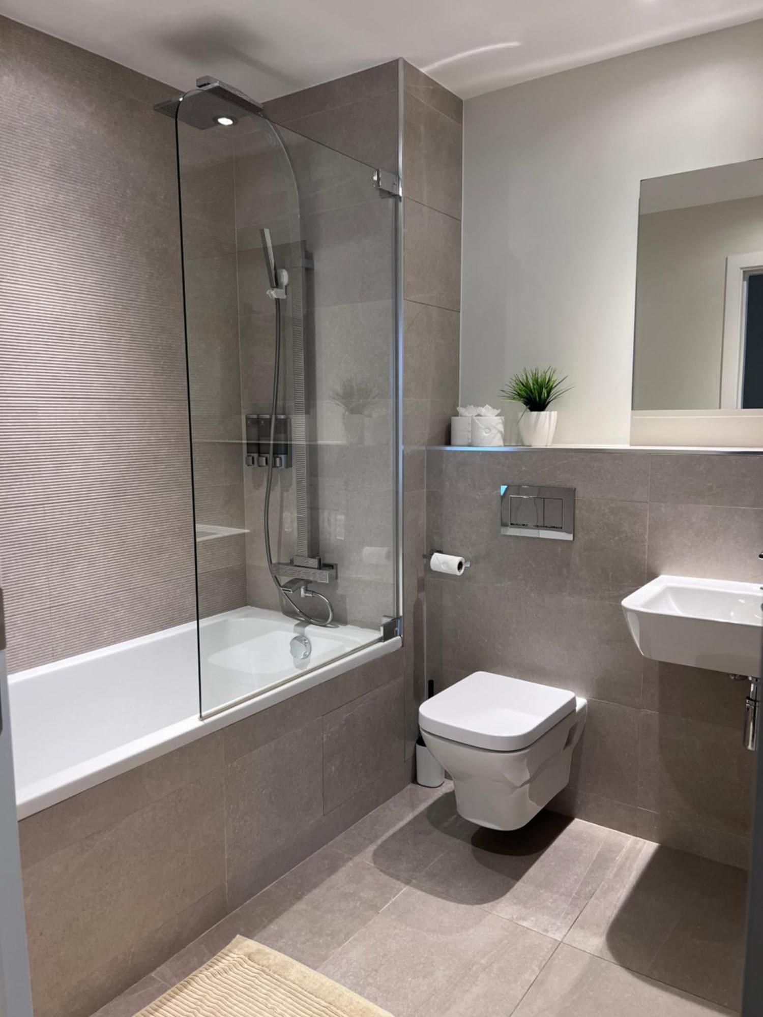 Deluxe 1-Bed Apartment In The City Centre Gibraltar Bagian luar foto