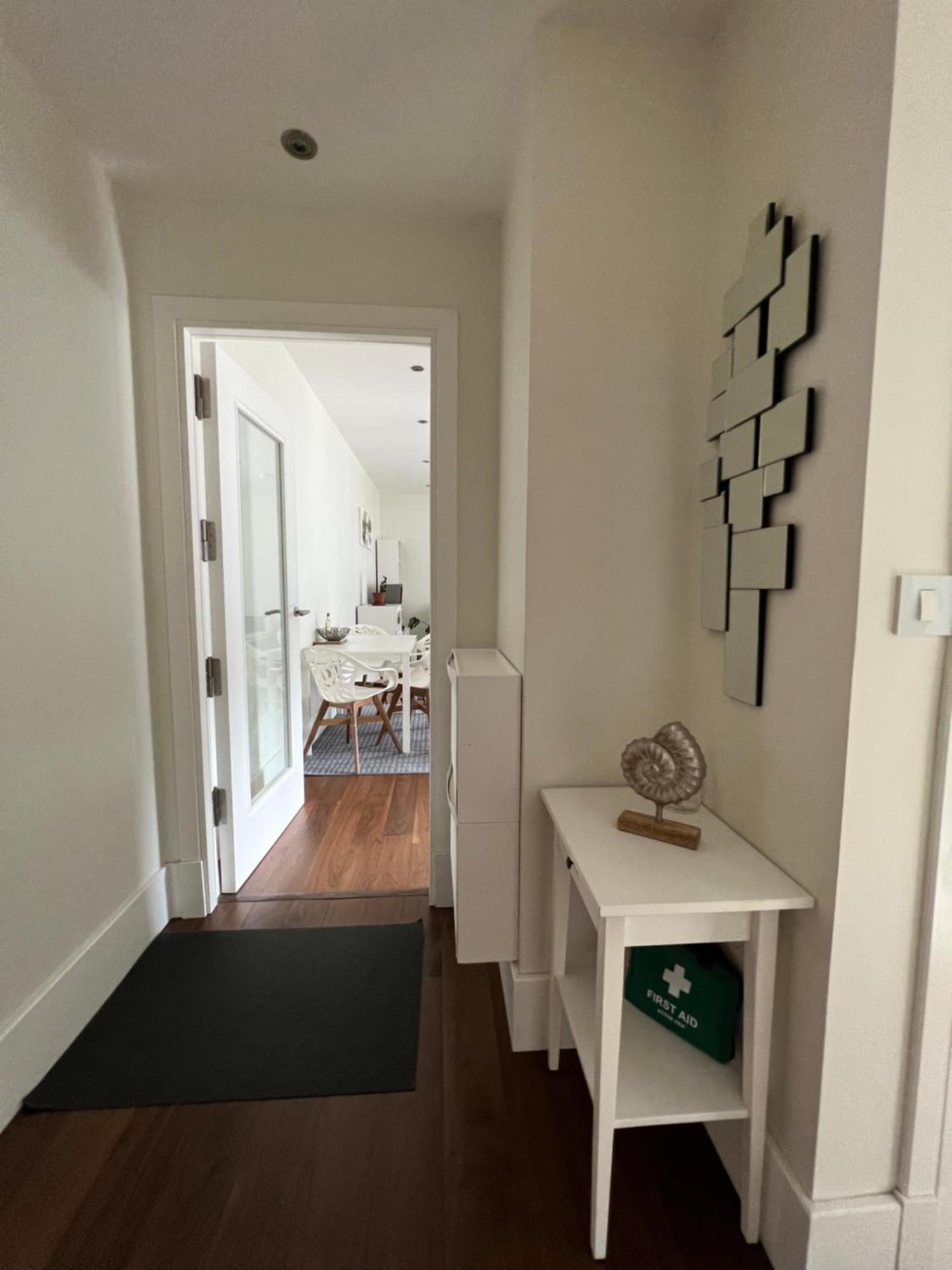 Deluxe 1-Bed Apartment In The City Centre Gibraltar Bagian luar foto